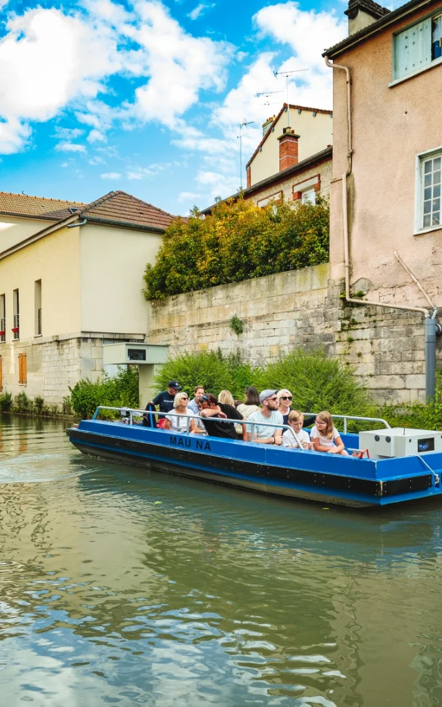 Balade En Barque Eaudyssee Famille Canal Mau © Teddy Picaude