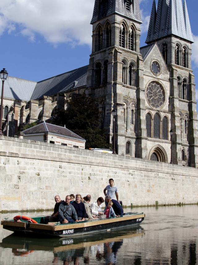 Balade En Barque L Eaudysee Chalons Notre Dame En Vaux © Jean Côme Nicolle