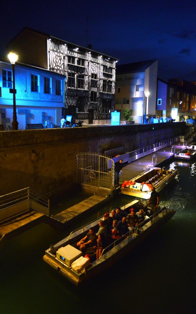 Balade En Barque Metamorpheauses Quai Des Arts Chalons © Christophe Manquillet