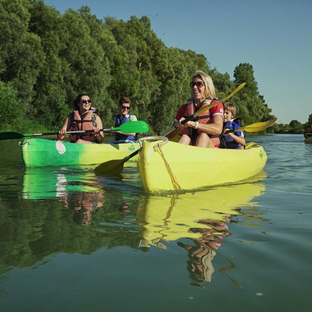 Balade En Canoe La Marne Chalons Pelles Chalonnaises Famille © Marat Anaev