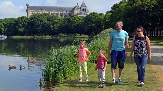 Balade En Famille Chalons Grand Jard Cathedrale © Christophe Manquillet