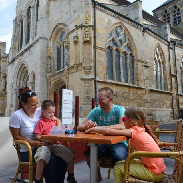 Balade En Famille Chalons Pause En Terrasse © Christophe Manquillet