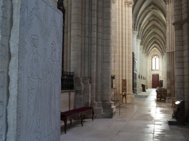 Cathedrale St Etienne Chalons Allee © Jean Côme Nicolle