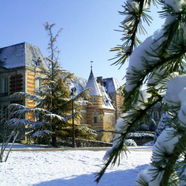 Chateau Du Marche Neige Chalons