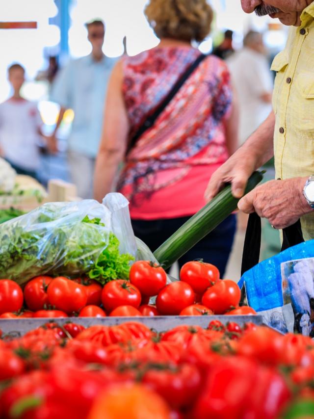 Marche Chalons En Champagne Fruits Legumes Primeur © Teddy Picaude