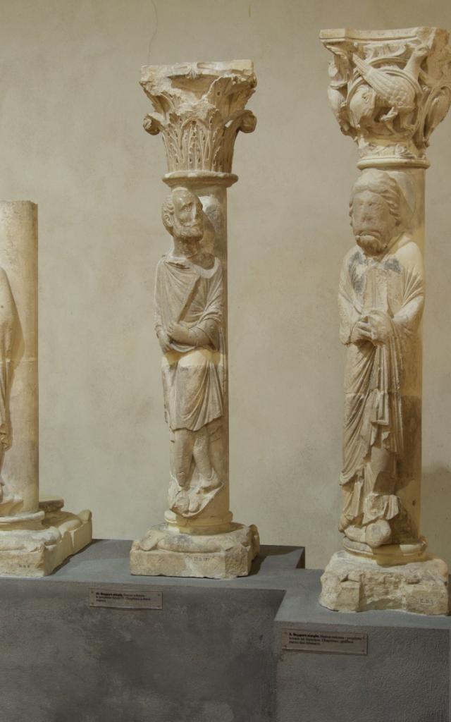 Musee Du Cloitre Notre Dame En Vaux Chalons Statues Colonnes © Office De Tourisme