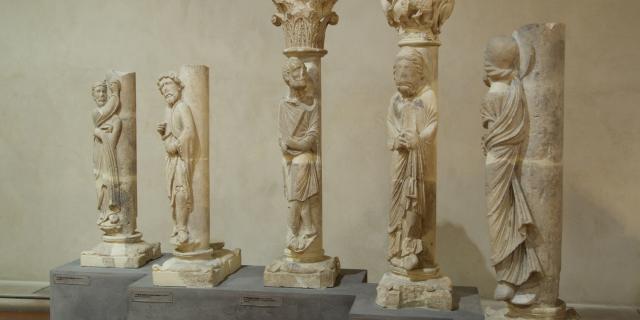 Musee Du Cloitre Notre Dame En Vaux Chalons Statues Colonnes © Office De Tourisme