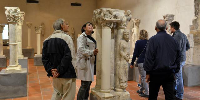 Musee Du Cloitre Statues Colonnes © Christophe Manquillet