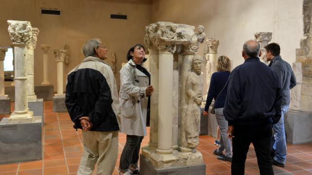 Musee Du Cloitre Statues Colonnes © Christophe Manquillet