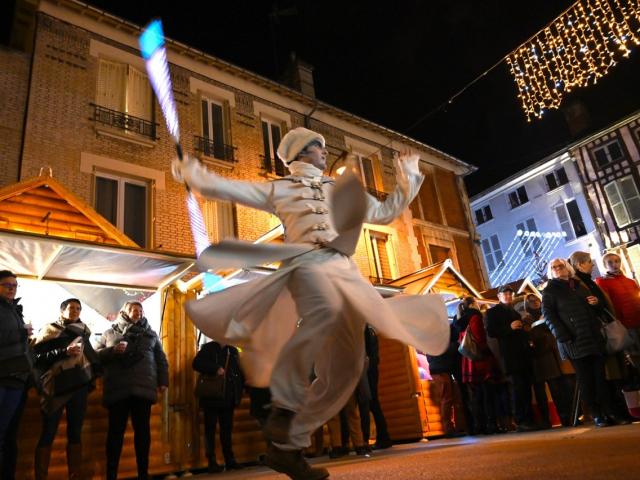 Noel Chalons En Champagne Spectacle De Rue © Christophe Manquillet