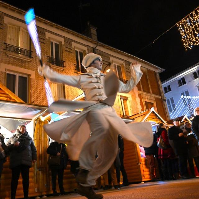 Noel Chalons En Champagne Spectacle De Rue © Christophe Manquillet