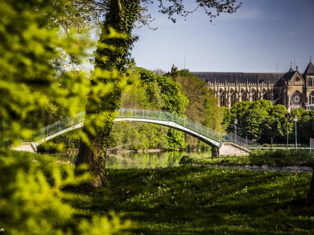 Passerelle Grand Jard Chalons Cathedrale Nature © Michel Bister