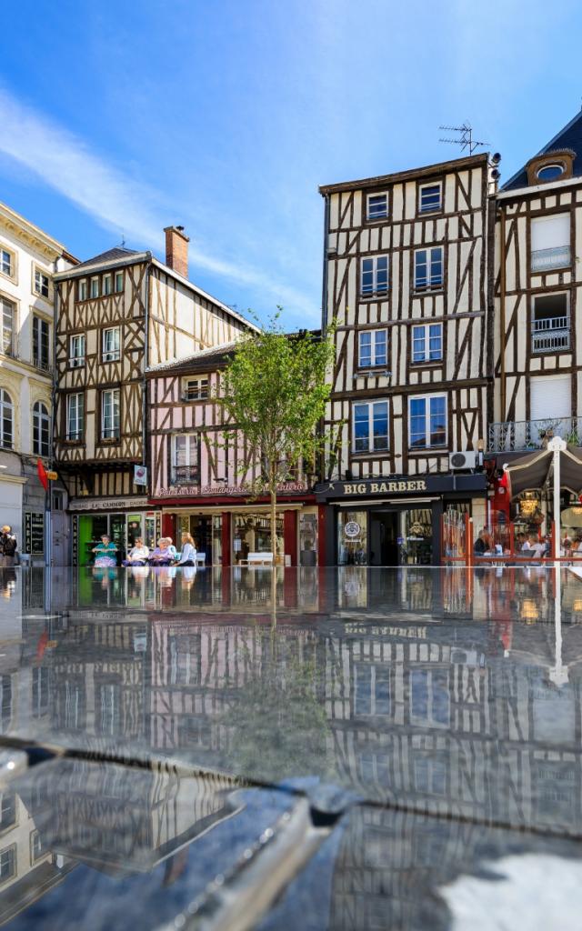 Place De La Republique Pan De Bois Reflets © Teddy Picaude