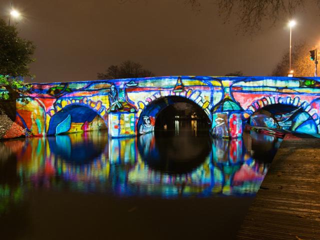 Pont Des Mariniers Spectacle Metamorpheauses Chalons © Gille Corine