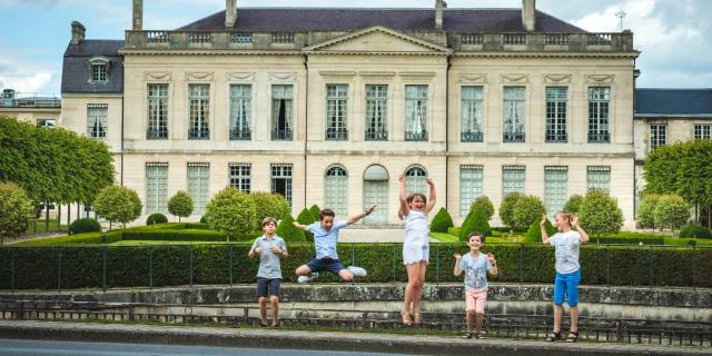 Prefecture Balade En Famille Enfants Chalons © Teddy Picaude