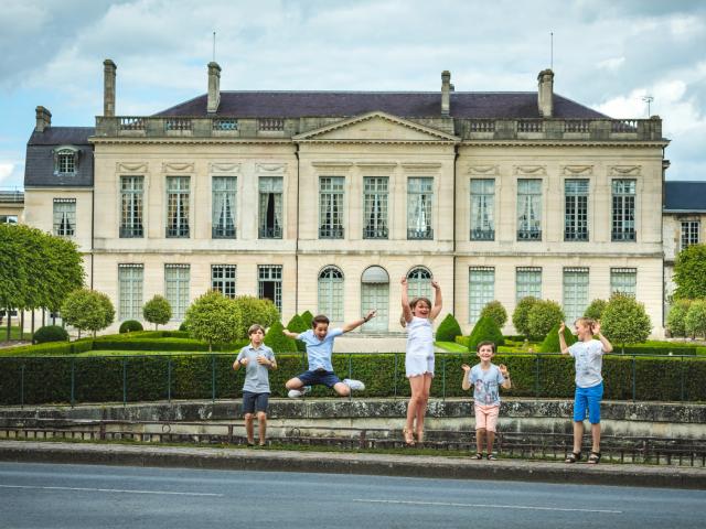 Prefecture Balade En Famille Enfants Chalons © Teddy Picaude