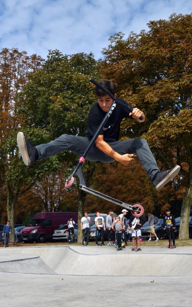 Skate Park Grand Jard Trottinette Jump @ Christophe Manquillet