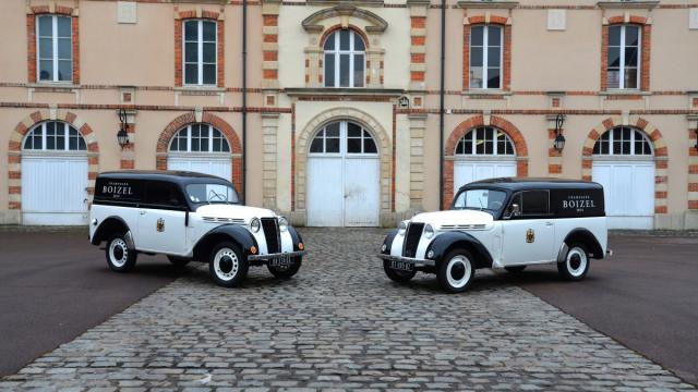 maison-de-champagne-boizel-voitures-anciennes.jpg