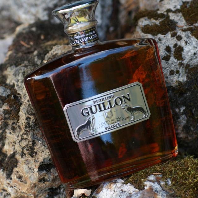 distillerie-guillon-louvois-whisky-rochers.jpg