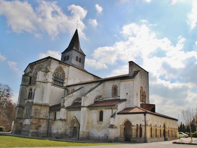 eglise-saint-amand-sur-fion.jpg