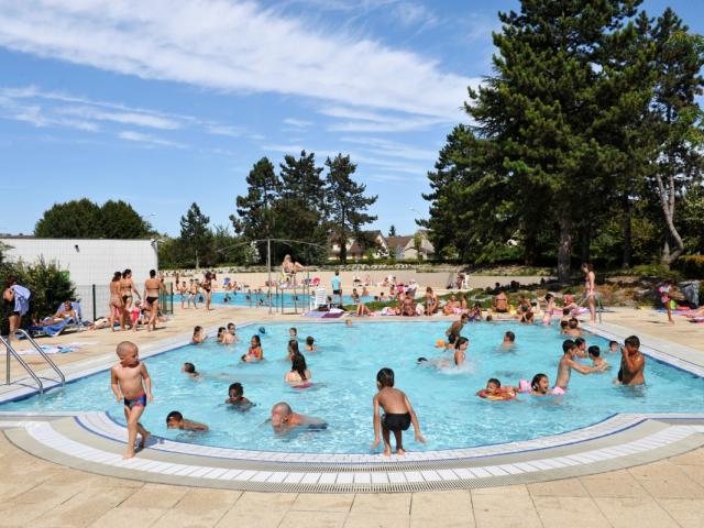 piscine-exterieure-regis-fermier-chalons-en-champagne-christophe-manquillet.jpg