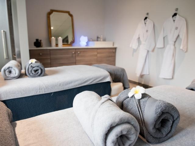 Spa Transparence Armes De Champagne Massage Bien Etre