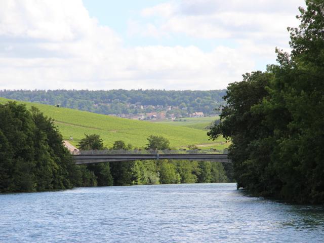 Vue Marne Sur Bateau Champagne Vallée © E.vidal Coll. Adt Marne 1224x816