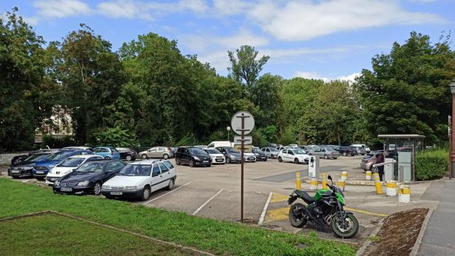 Parking Des Viviers Chalons En Champagne