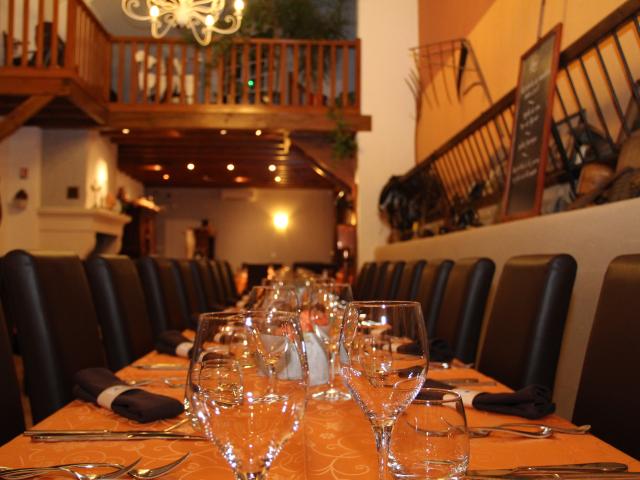 Restaurant Auberge Des Moissons Matougues Table