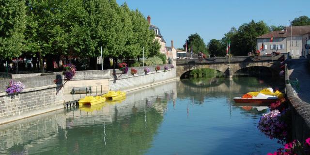 Sainte Menehould Argonne Au Fil De L Aisne Pedalos