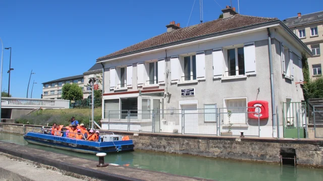 Balade En Barque L Epeaupee Chalons 3