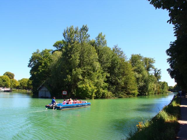 Balade En Barque L Epeaupee Chalons 6