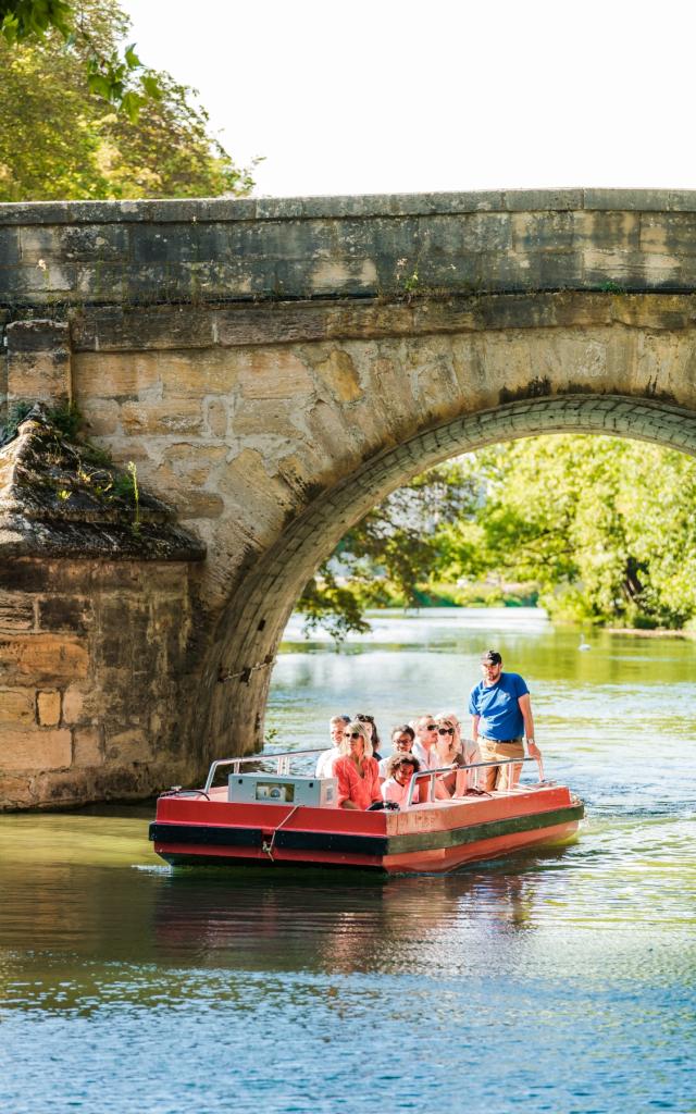 Balade En Barque Eaudyssee Pont Des Mariniers